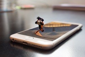 miniature-3365503_1920